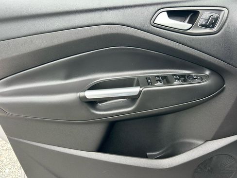 Used 2017 Ford Escape Titanium FWD image 7