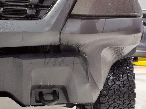 Used 2017 Chevrolet Colorado ZR2 w/ LPO, Premium Interior Package image 3