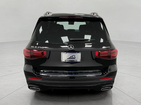 Certified 2025 Mercedes-Benz GLB 250 4MATIC image 4