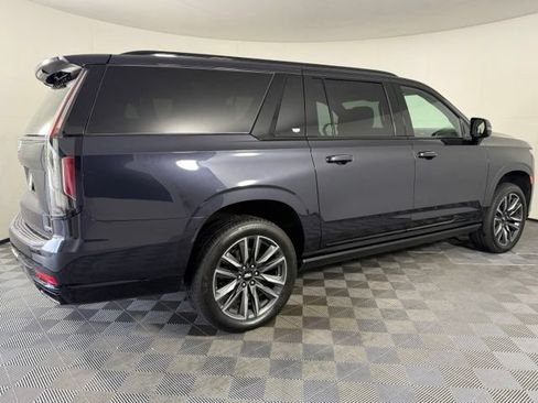 Used 2022 Cadillac Escalade ESV Sport Platinum AWD/4WD image 8