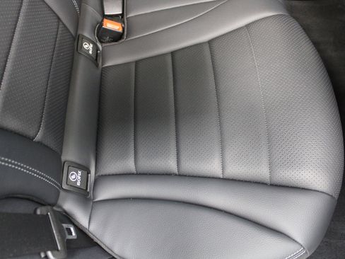 Used 2022 Mercedes-Benz GLC 300 4MATIC image 24