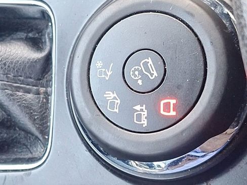 Used 2017 Ford Explorer XLT w/ Equipment Group 202A image 33