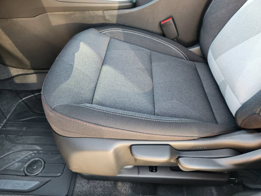 New 2026 Chevrolet Trax RS w/ Sunroof Package FWD image 17