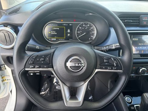 New 2025 Nissan Versa SV image 16