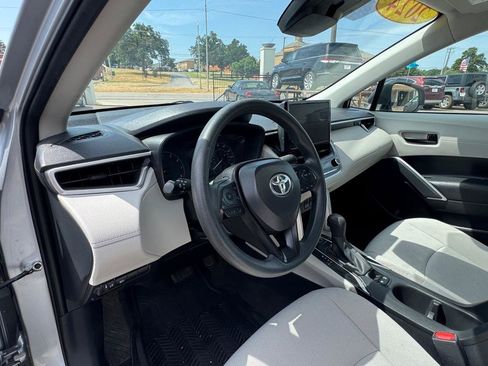 Used 2024 Toyota Corolla Cross L FWD image 10