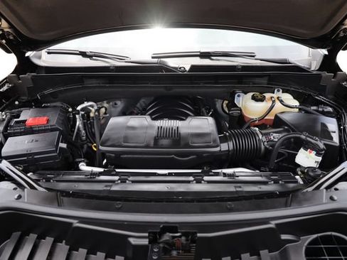 Used 2025 GMC Yukon AT4 AWD/4WD image 32