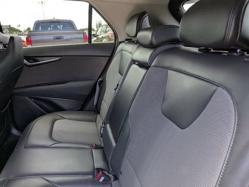 Certified 2023 Kia Niro EX FWD image 19