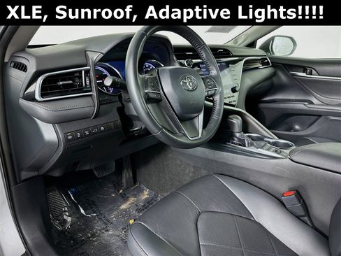 Used 2018 Toyota Camry XLE image 10