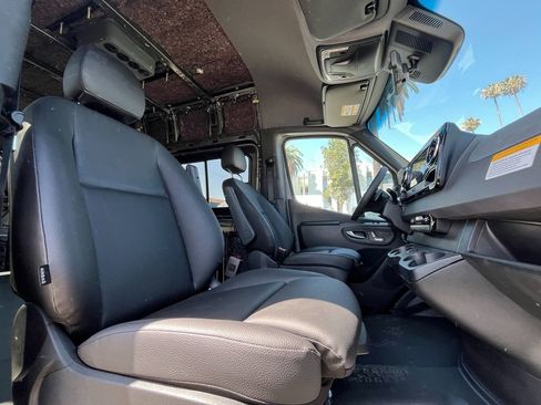 Used 2024 Mercedes-Benz Sprinter 3500 image 15