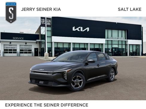 New 2026 Kia K4 LXS FWD image 1