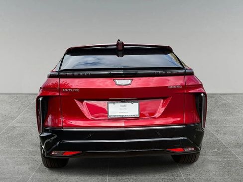 New 2024 Cadillac Lyriq Luxury AWD/4WD image 10