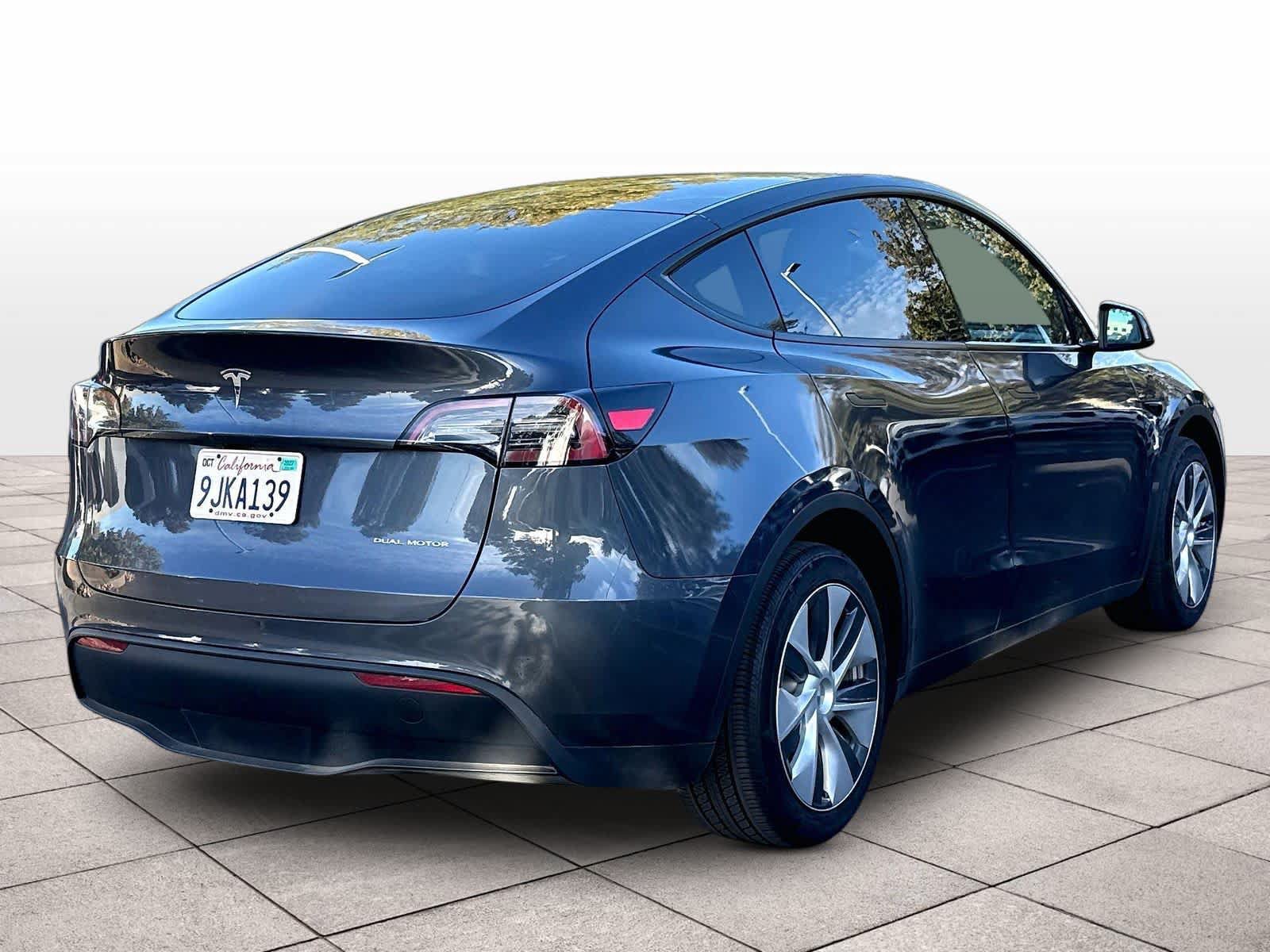 Used 2023 Tesla Model Y AWD image 8