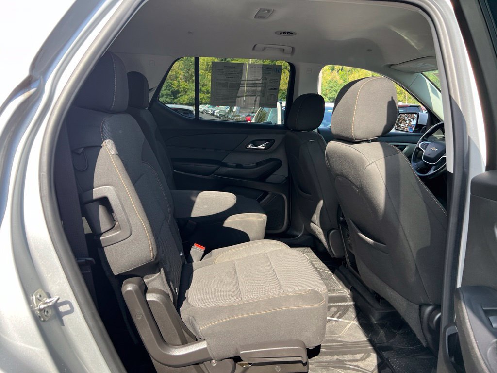 Used 2020 Chevrolet Traverse LT w/ Driver Confidence II Package AWD/4WD image 26