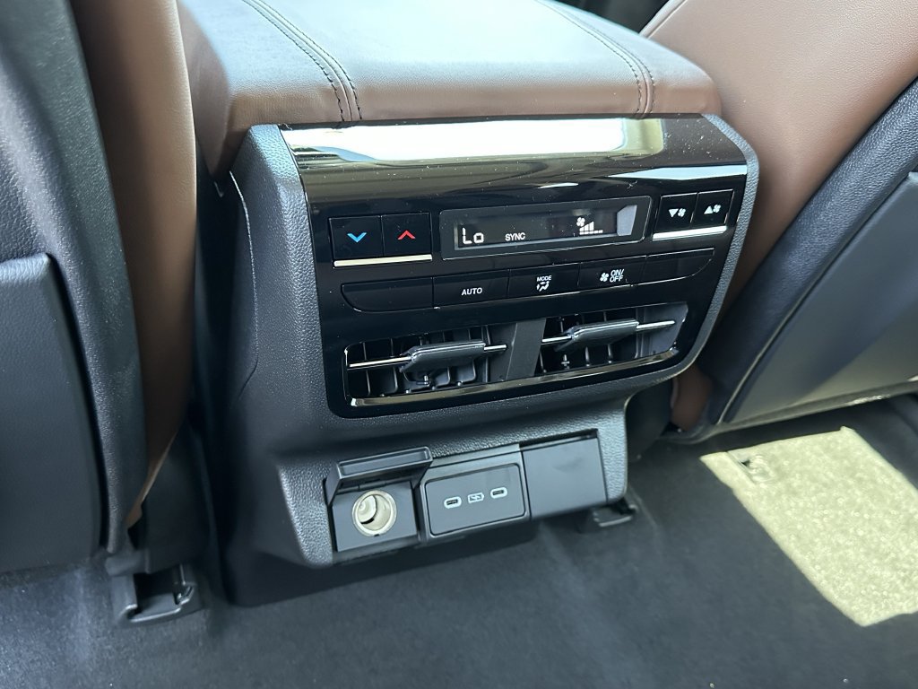 Used 2026 Acura MDX w/ Technology Package FWD image 13