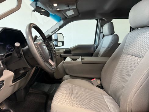 Used 2019 Ford F350 XLT w/ Camper Package AWD/4WD image 13