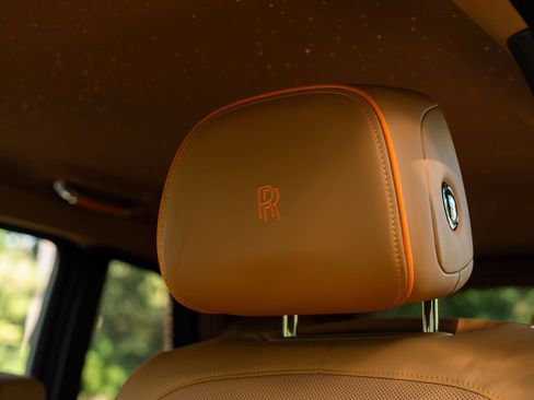 Used 2023 Rolls-Royce Cullinan Black Badge w/ Leather Finishing Pack image 23