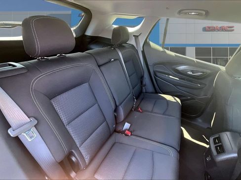 Used 2024 GMC Terrain SLE w/ Driver Convenience Package FWD image 25