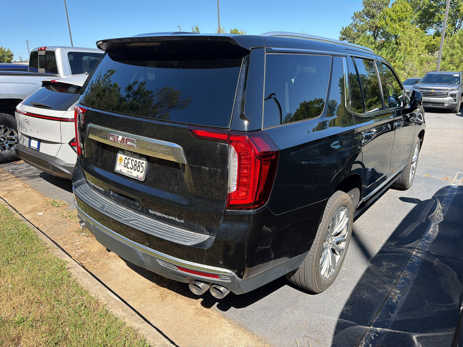 Used 2022 GMC Yukon Denali AWD/4WD image 3