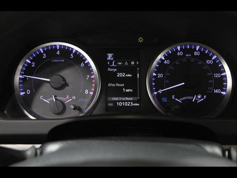Used 2019 Toyota Highlander LE AWD/4WD image 8