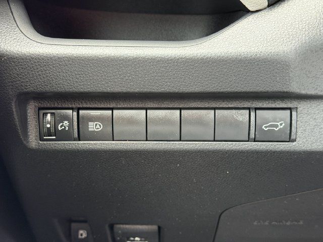 Used 2023 Toyota RAV4 XLE Premium AWD/4WD image 21