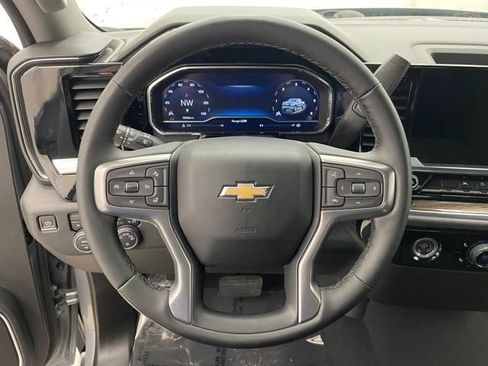Used 2023 Chevrolet Silverado 1500 LT AWD/4WD image 13