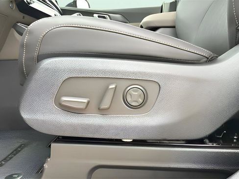 New 2026 Kia Carnival LXS image 12