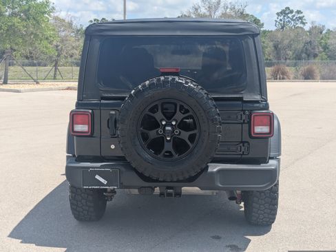 Used 2022 Jeep Wrangler Unlimited Sport AWD/4WD image 7