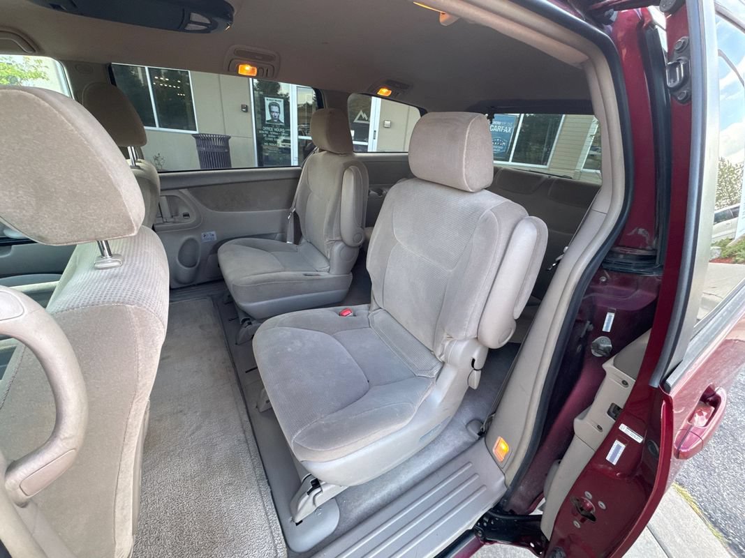 Used 2004 Toyota Sienna CE FWD image 24