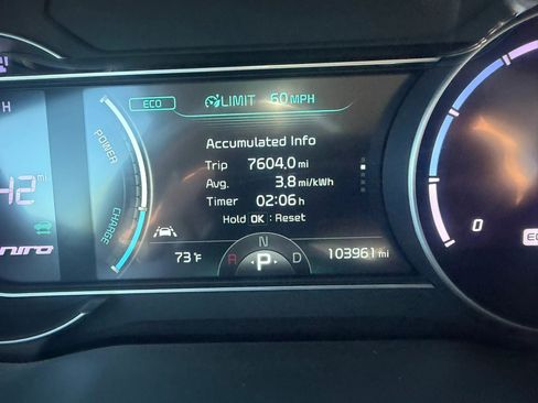 Used 2022 Kia Niro EX w/ Cold Weather Package FWD image 11