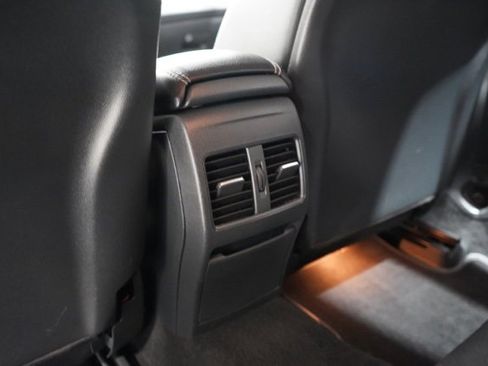 Used 2018 Mercedes-Benz CLA 250 4MATIC image 30