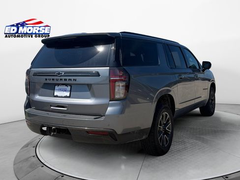 Used 2021 Chevrolet Suburban Z71 w/ Rear Media and Nav Package AWD/4WD image 5
