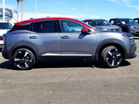 New 2025 Nissan Kicks SR w/ SR Premium Package image 3