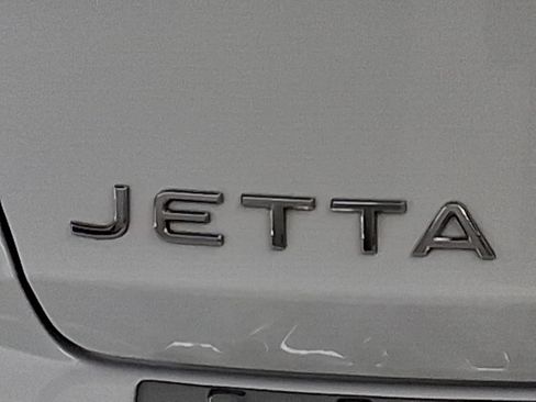 Used 2023 Volkswagen Jetta SE FWD image 23