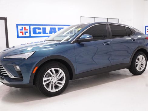 Used 2025 Buick Envista Preferred w/ Convenience I Package FWD image 11
