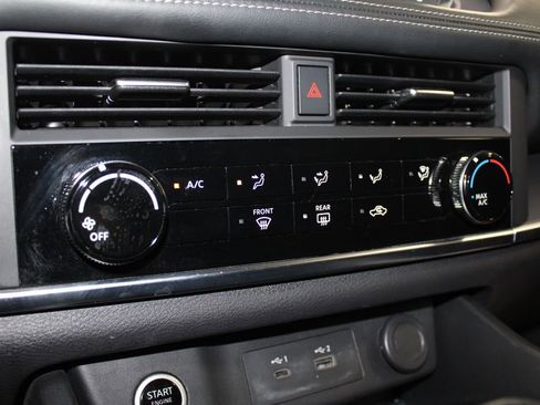 Used 2023 Nissan Rogue S image 46