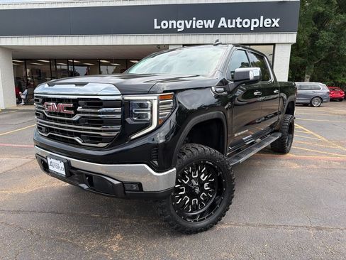 Used 2023 GMC Sierra 1500 SLT AWD/4WD image 1