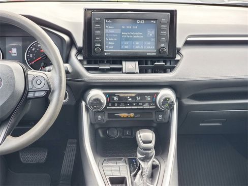Used 2021 Toyota RAV4 XLE image 28