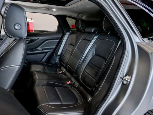 Used 2019 Jaguar F-PACE R-Sport image 22