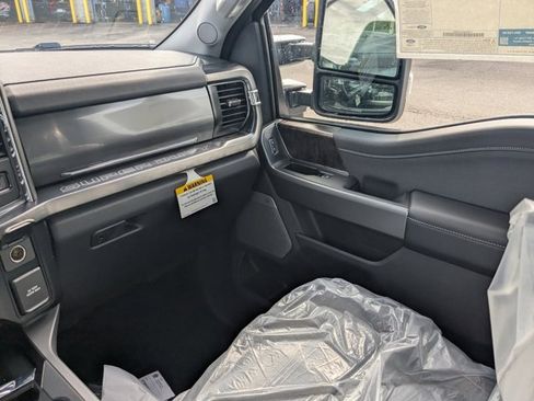 New 2026 Ford F350 Lariat w/ Black Appearance Package image 17