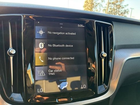 Used 2020 Volvo S60 T5 Momentum image 22