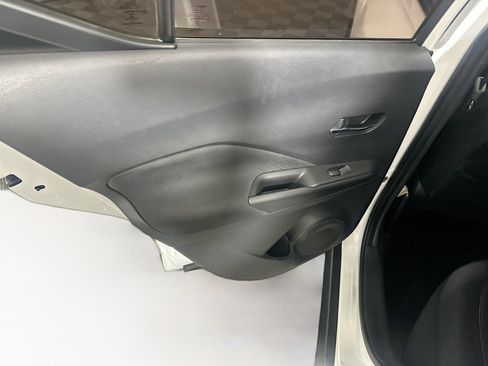 Used 2019 Nissan Kicks SV FWD image 25