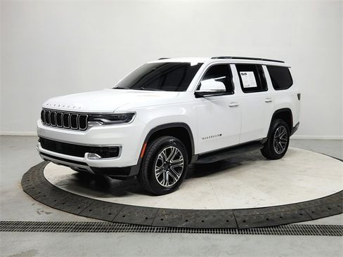 Used 2022 Jeep Wagoneer Series III image 3