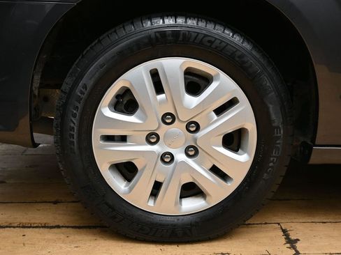 Used 2019 Dodge Grand Caravan SE image 11