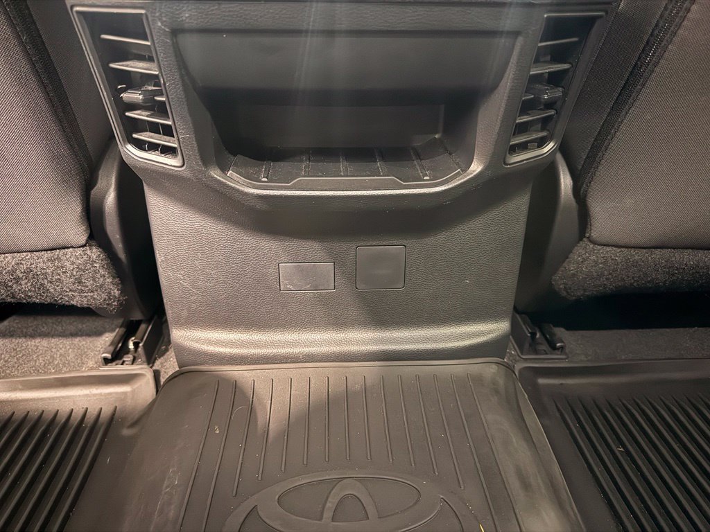 Used 2022 Toyota Tundra SR5 AWD/4WD image 32