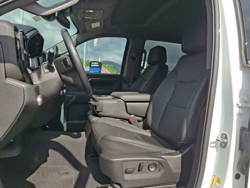 Used 2024 GMC Sierra 1500 SLT image 13