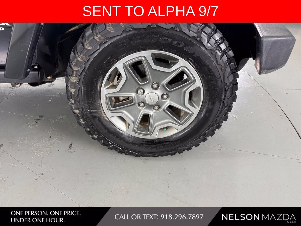 Used 2014 Jeep Wrangler Unlimited Rubicon w/ Connectivity Group AWD/4WD image 14