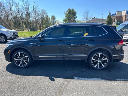 Used 2024 Volkswagen Tiguan SEL R-Line image 8