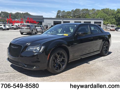 Used 2022 Chrysler 300 Touring w/ Sport Appearance Package RWD image 1