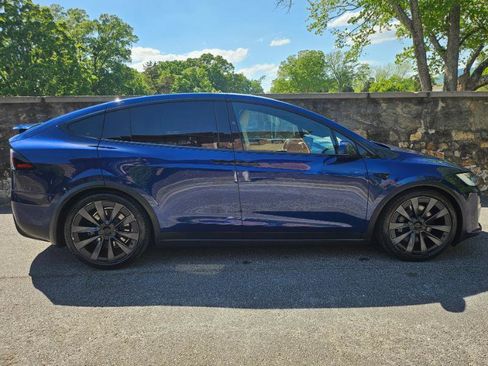 Used 2023 Tesla Model X image 10