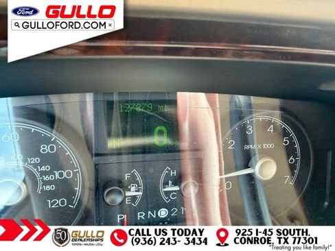 Used 2007 Lincoln Town Car Signature RWD image 11